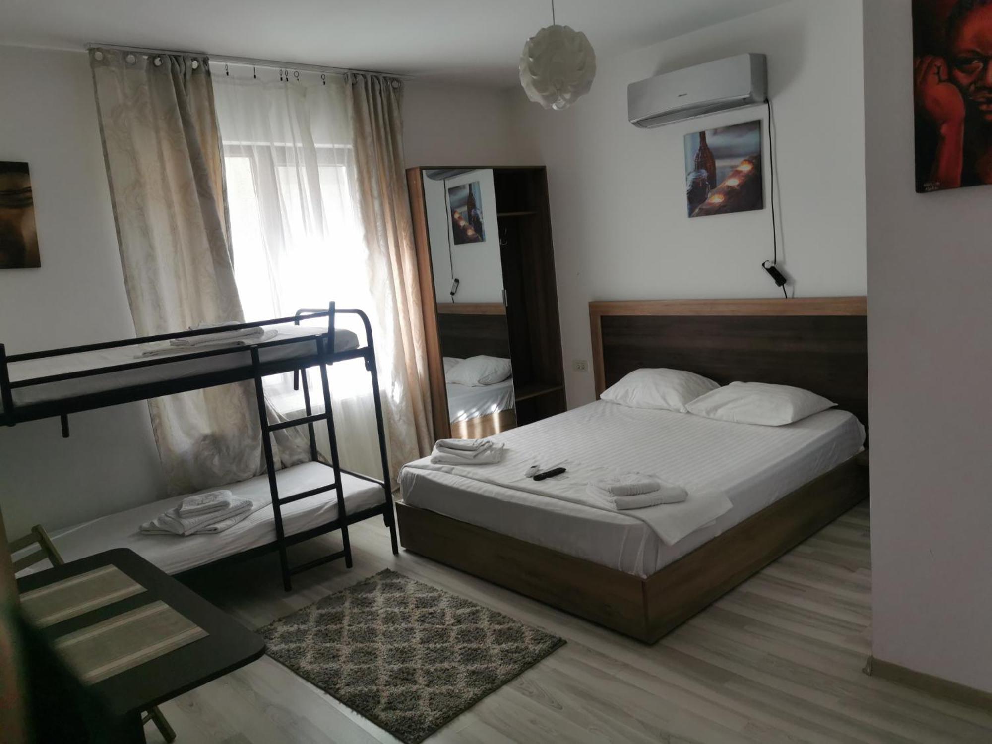 Hotel Ipsilanti ยาช ภายนอก รูปภาพ