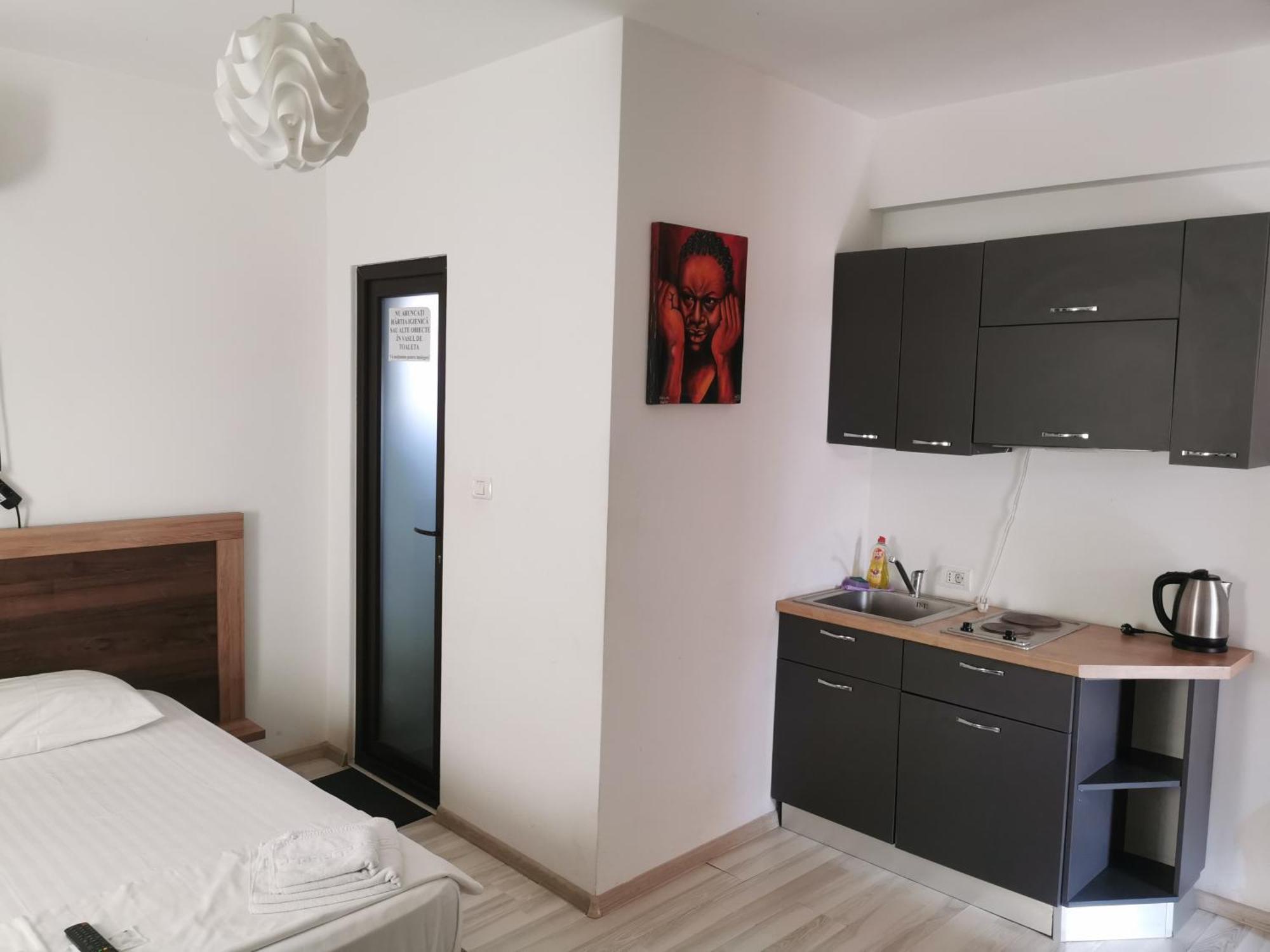 Hotel Ipsilanti ยาช ภายนอก รูปภาพ